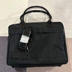 MAC TRAVEL CASE (missing two clear bags)
